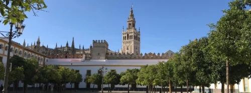 La Giralda desde el Patio de Banderas